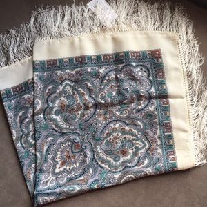 Russian Pavlovo Posad Wool Shawl